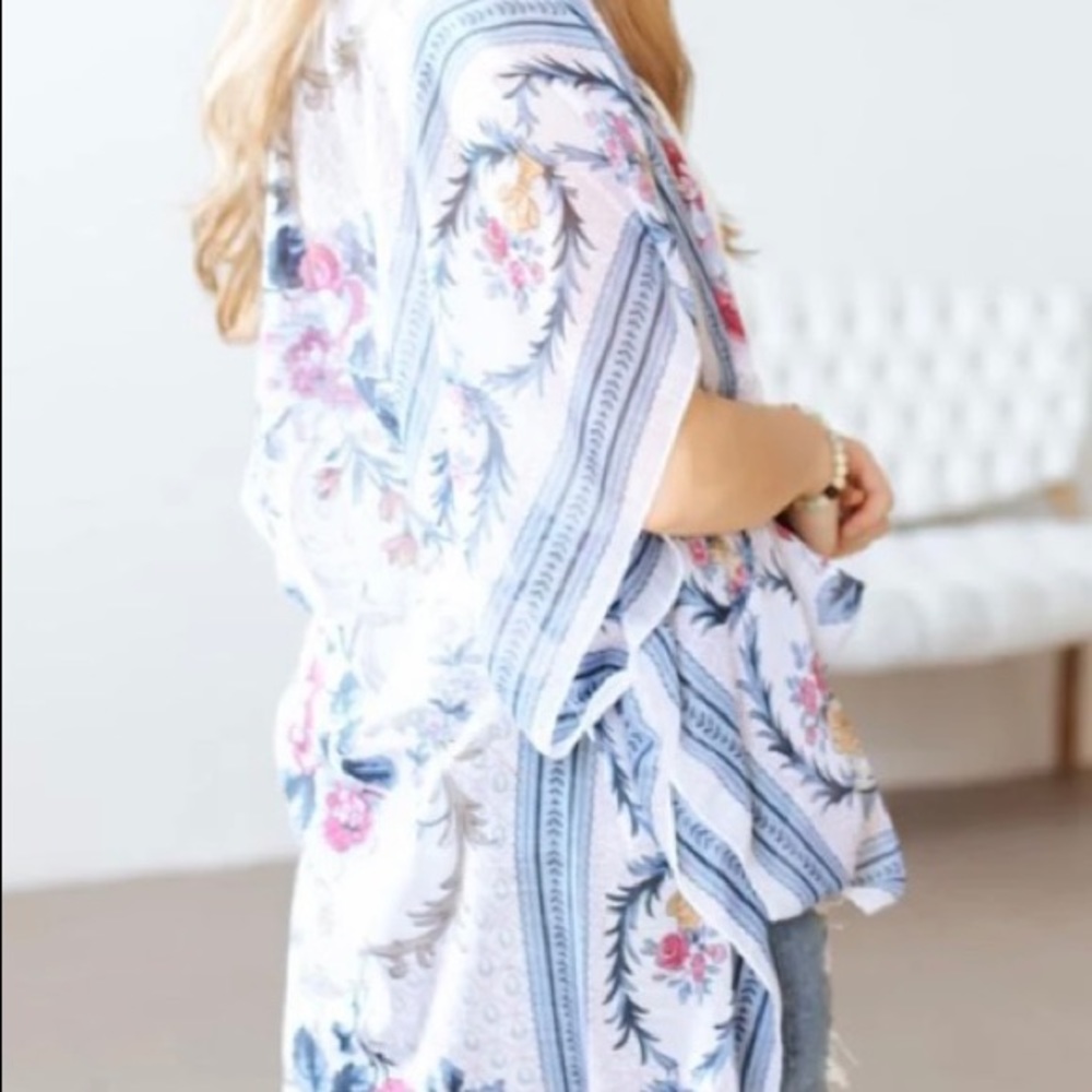 The Daydreamer Floral Kimono